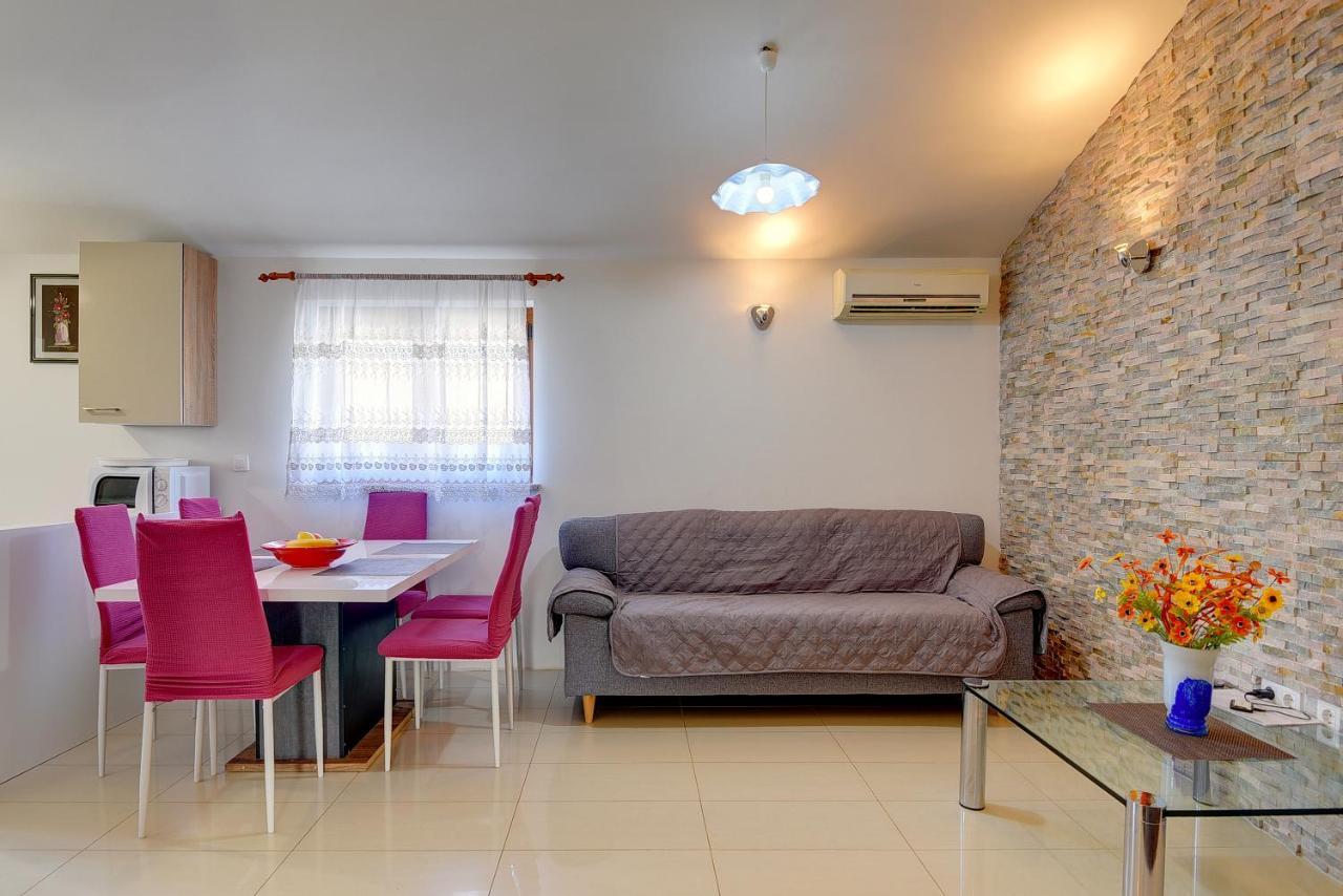 Holiday Home Jasminka เมดูลิน ภายนอก รูปภาพ